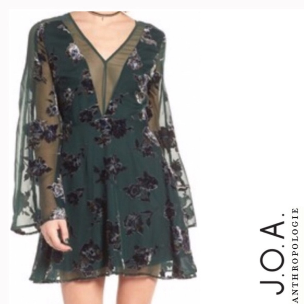 Long sleeved green dress J.O.A Los Angeles NWT